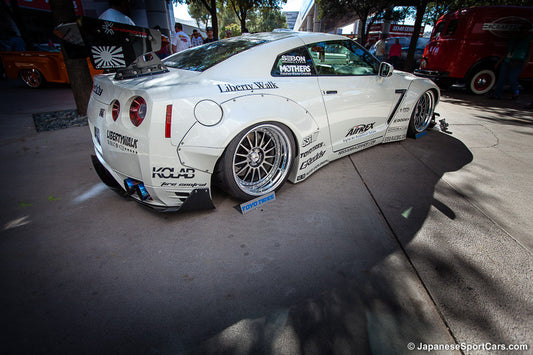 NISSAN R35 GTR LB STYLE WIDE BODY REAR OVER FENDERS JSAI AERO